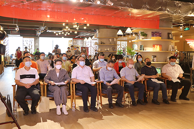 我与自贸港共成长|《自贸港知识面对面》新书发布会在海口举办